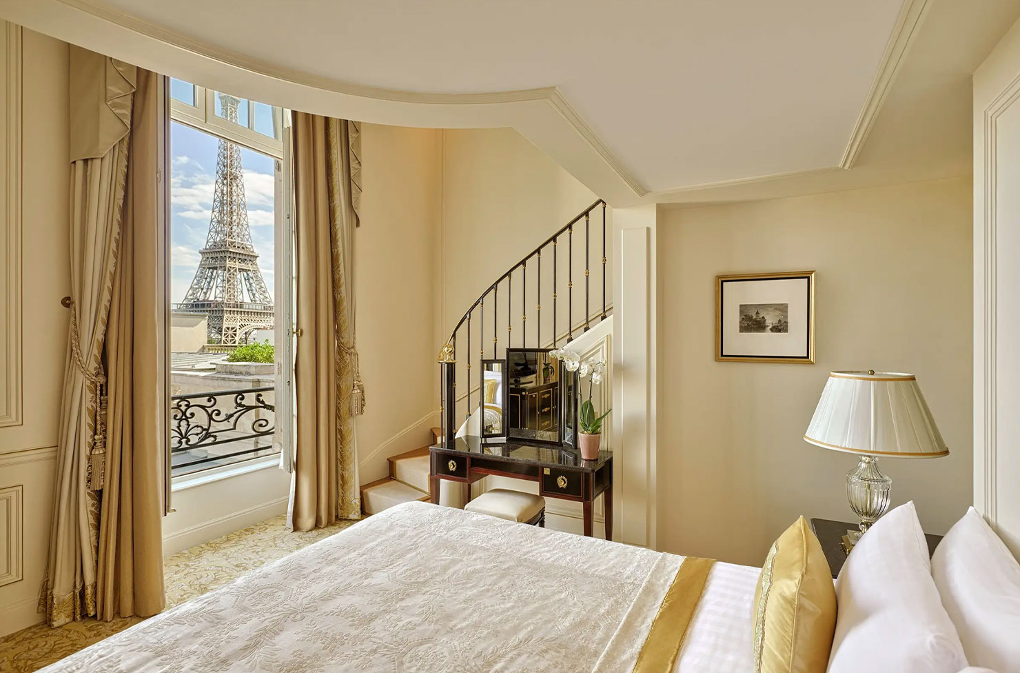 Paris Luxury 10 Best Hotels for Your Stay